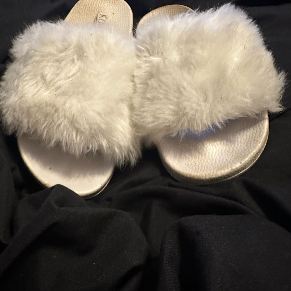 Kalli Collection White Furry Slides